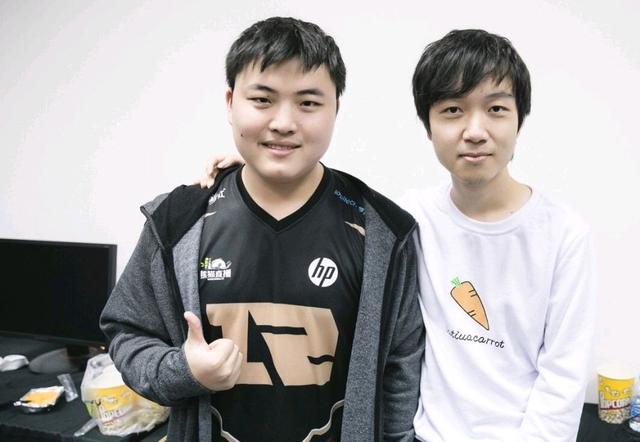 O稿更具深 O稿更具深