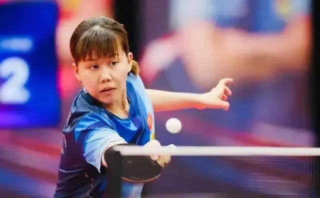 轻球员的举 轻球员的举